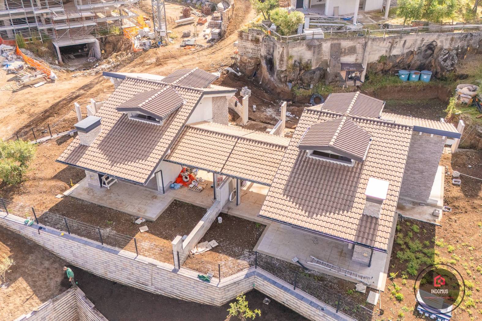 CONSEGNA ENTRO IL 31.12.2025 Porzione di villa bifamiliare di nuova costruzione, con una superficie complessiva di 145 mq distribuita su due livelli. 