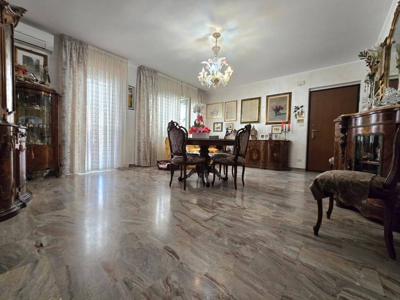 Salone