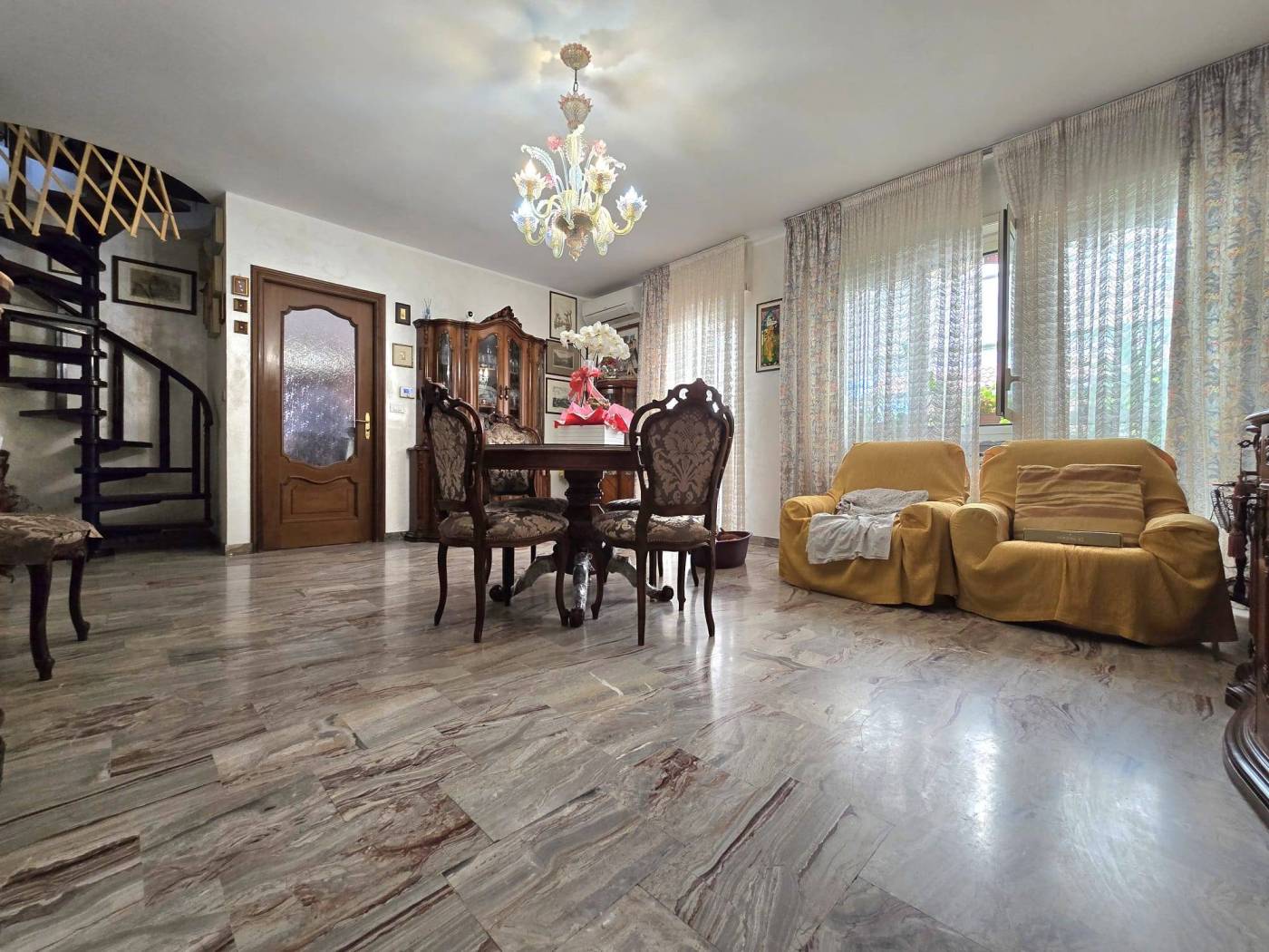 Salone