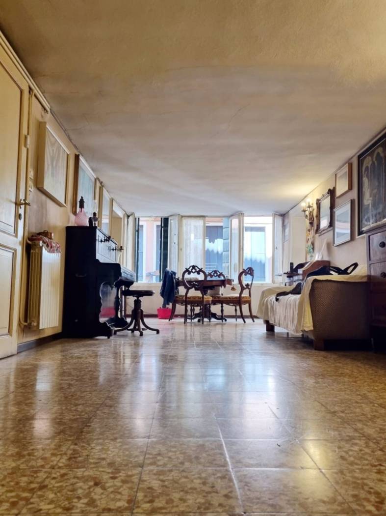 Salone