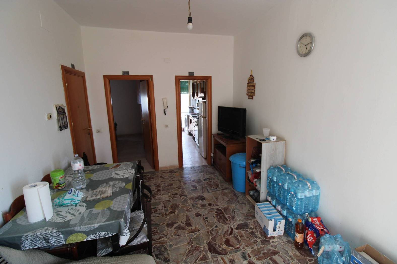 Civitanova Marche, in zona Corso Umberto Primo, vendesi appartamento di 66 mq da rivedere interamente sito in piccolo condominio di sole 4 unità. 
