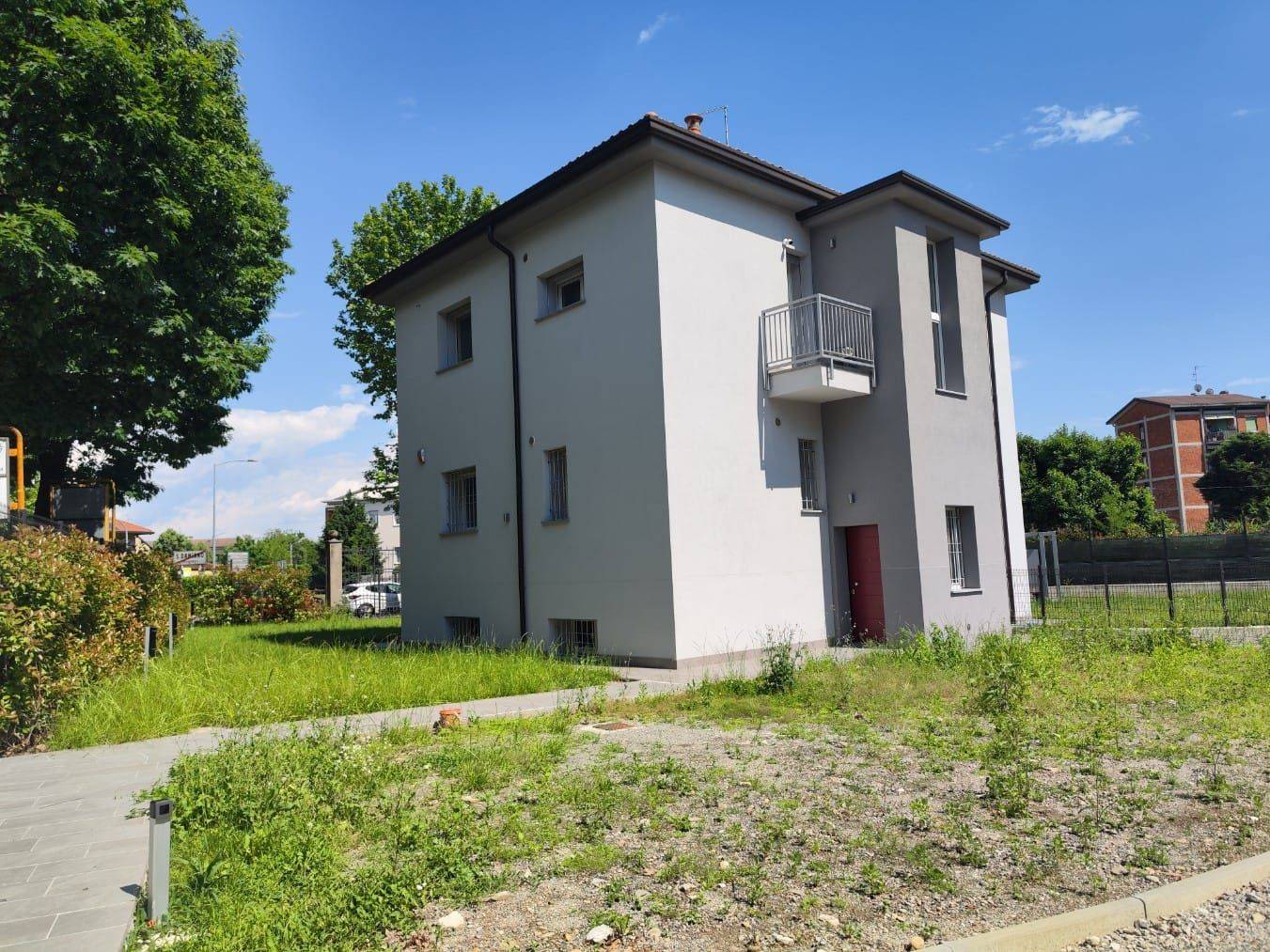 PRIMO APPUNTAMENTO ESCLUSIVAMENTE NEL NOSTRO STUDIO, PREVIO CONTATTO TELEFONICO O WHATSAPP AL 3515087682 In zona comodissima per raggiungere i