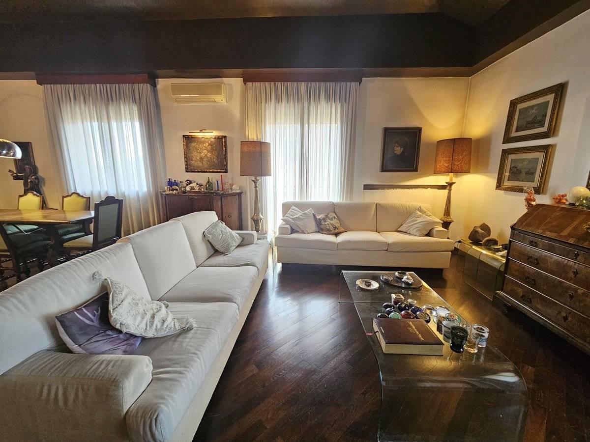Salone