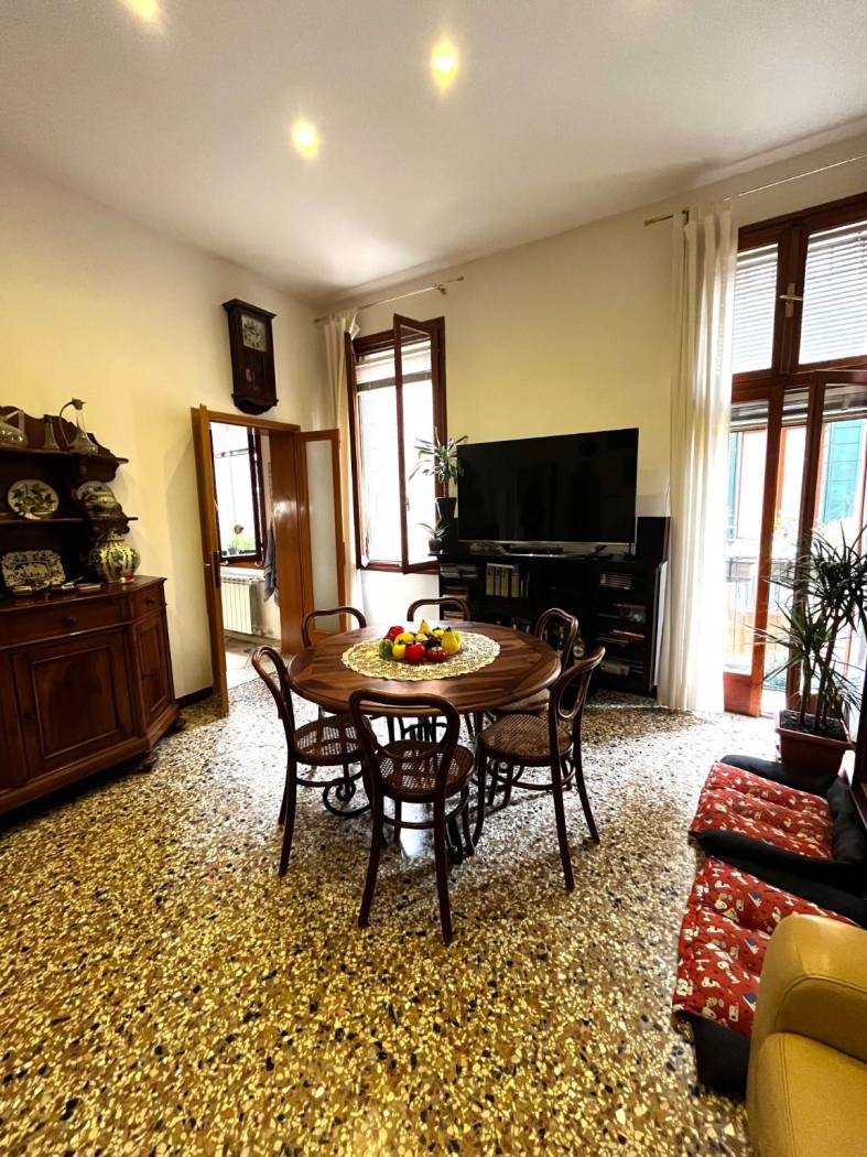 Salone