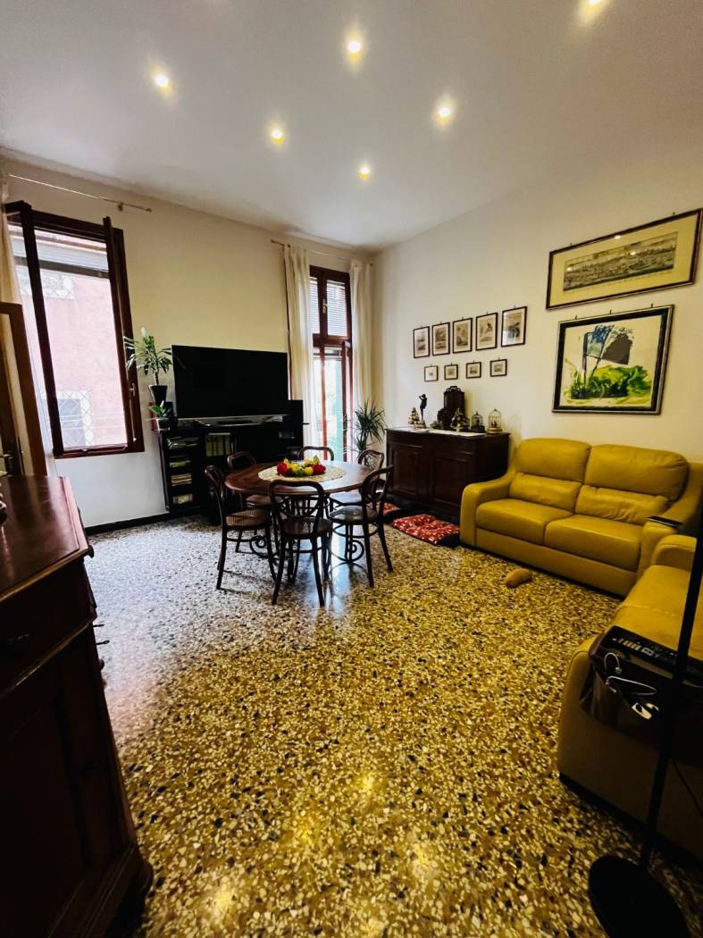 Salone
