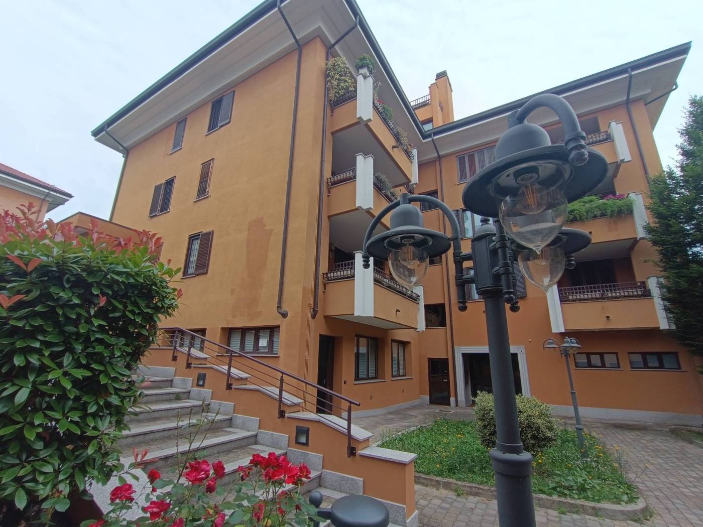 PESCHIERA BORROMEO - SAN BOVIO - IMMOBILIARE BERTELLI propone in Stabile di recente costruzione Ottimo Ufficio/ studio ( accatastato A10) libero da 