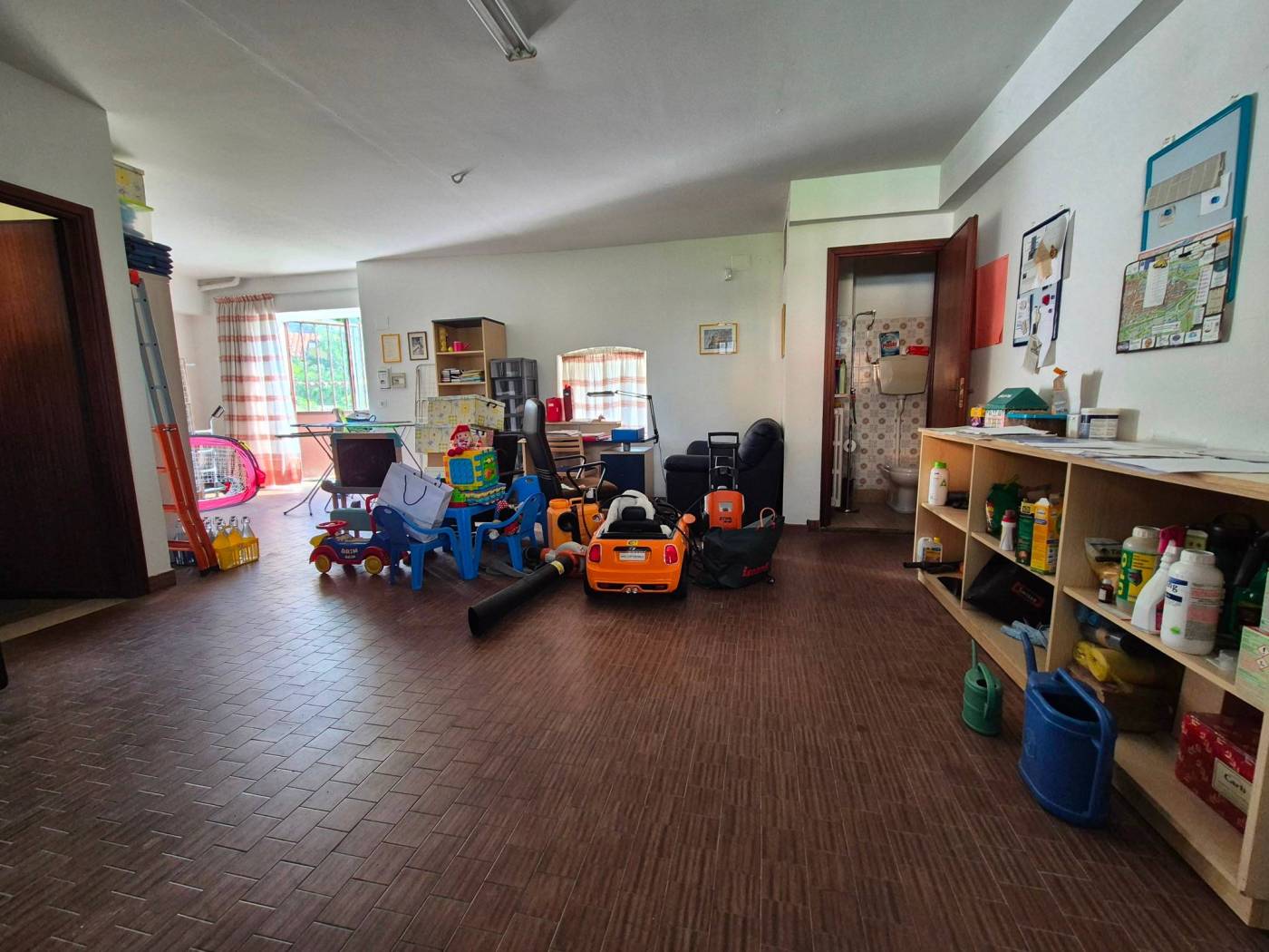 Interno non residenziale Interno non residenziale