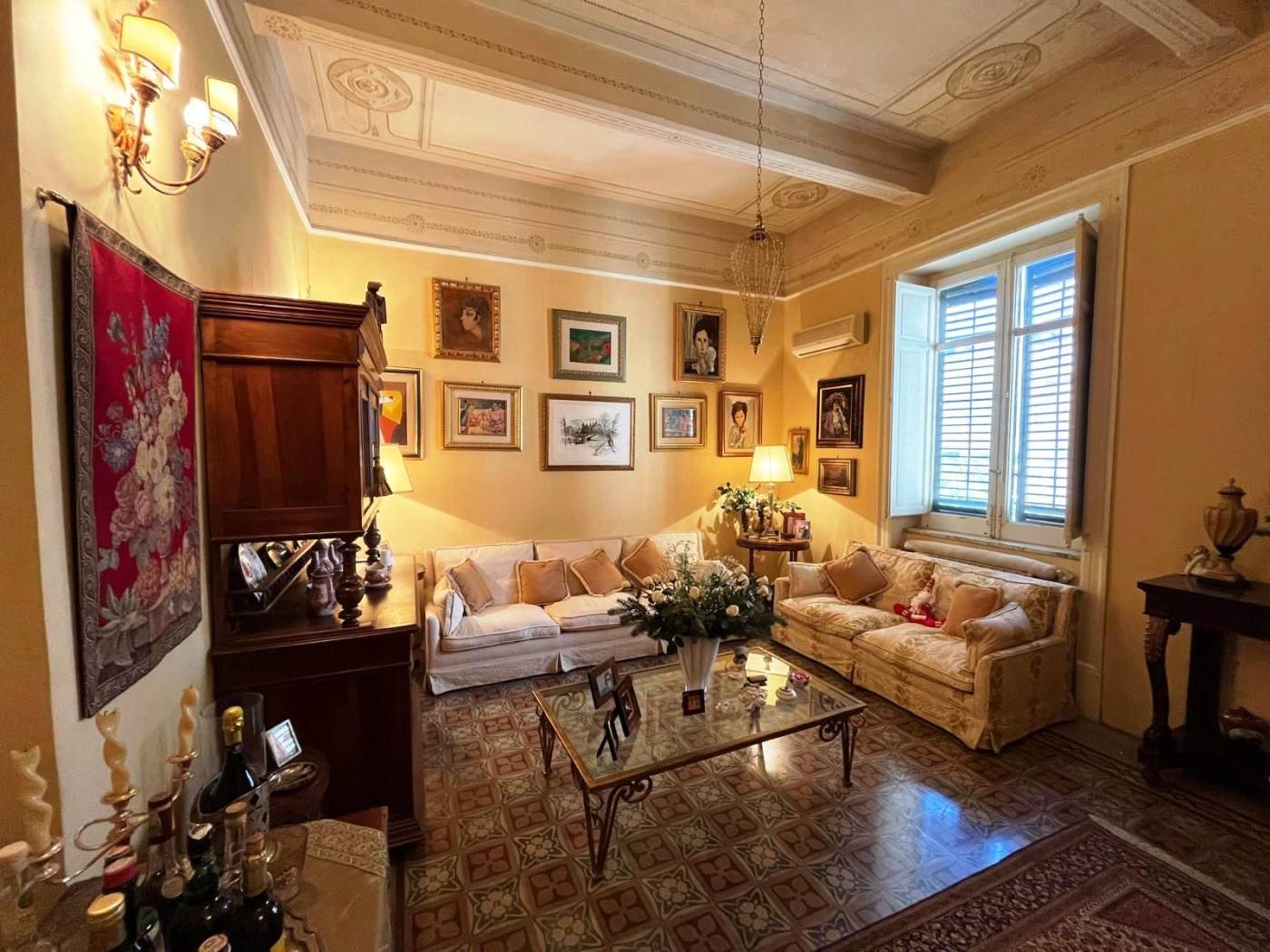 Salone