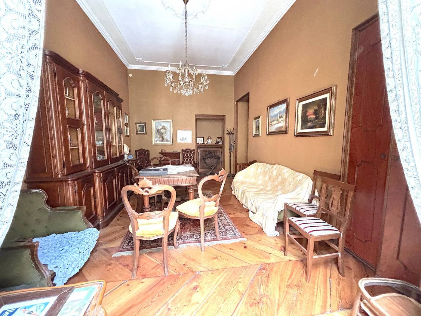 Salone