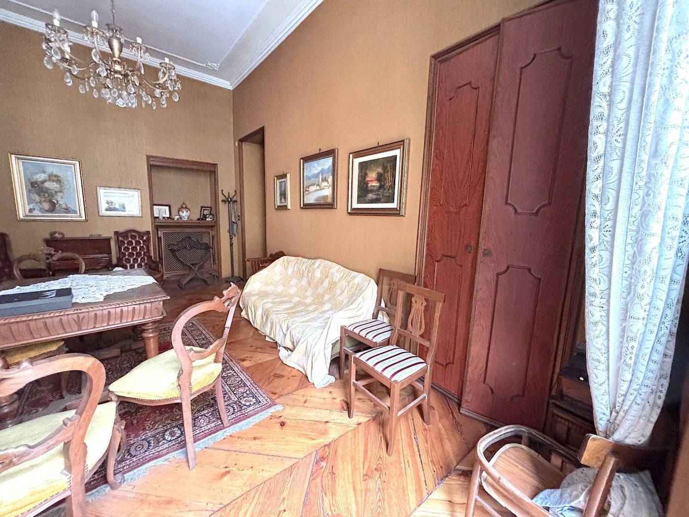 Salone