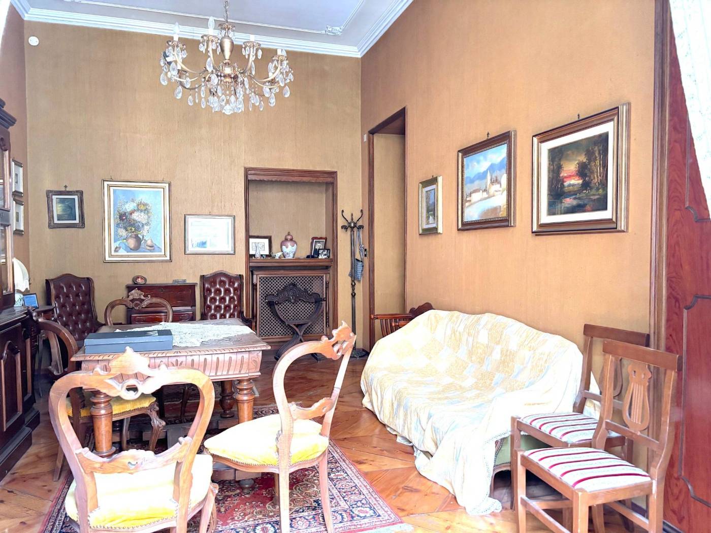 Salone