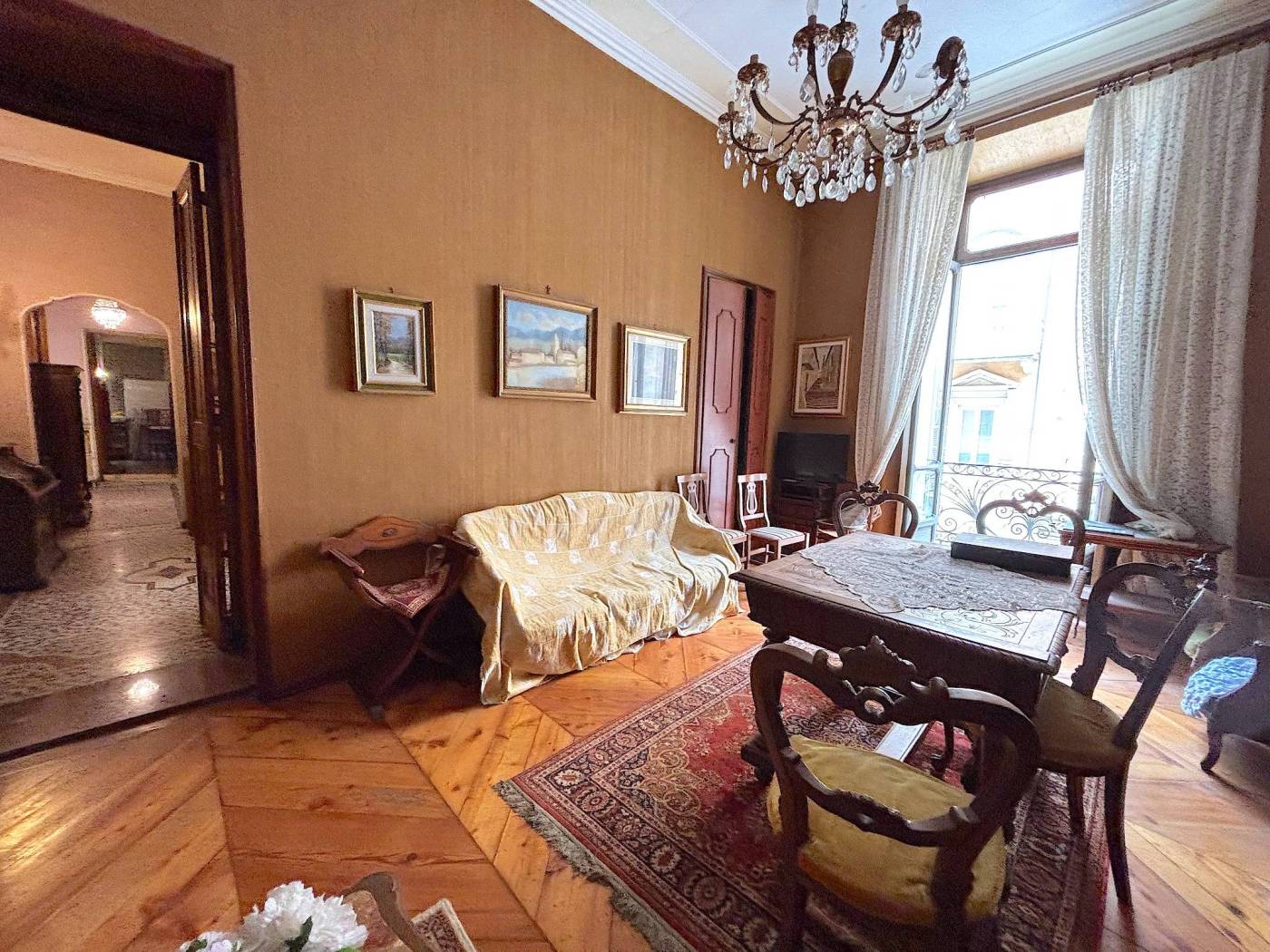 Salone
