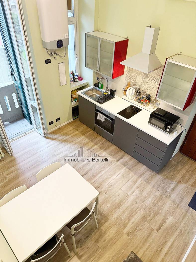 MONOLOCALE RISTRUTTURATO – ZONA BOCCONI Proponiamo in locazione un monolocale di 50 mq commerciali, situato al primo piano in una delle zone più 
