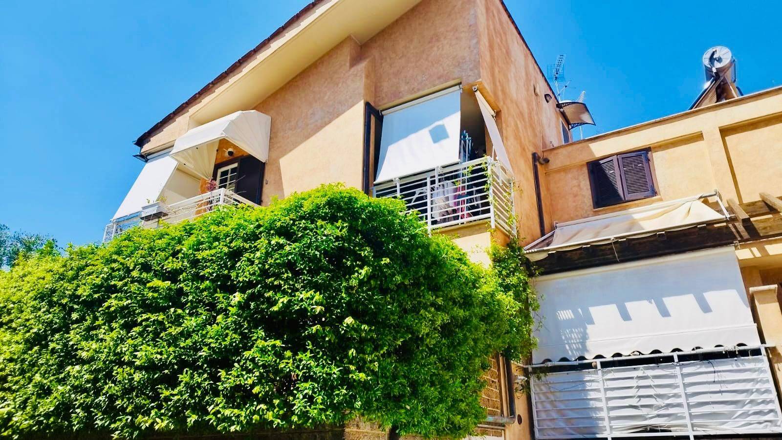 FRASCATI SALE' FRASCATI NELLA ZONA RESIDENZIALE DI VIA DEI SALE' E PIU' PRECISAMENTE IN UN RESIDENCE ESCLUSIVO DI VIA DEL FRANTOIO ROMANO, LA BL CASE 