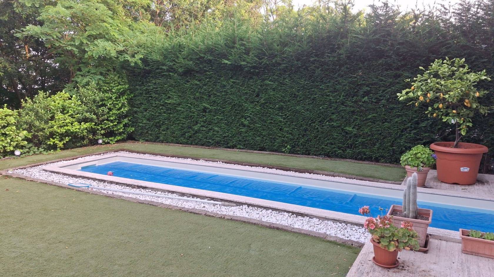 USMATE VELATE In recente stabile condominiale, appartamento di 4 locali con doppi servizi, dotato di ogni confort, suddiviso in soggiorno con cucina 