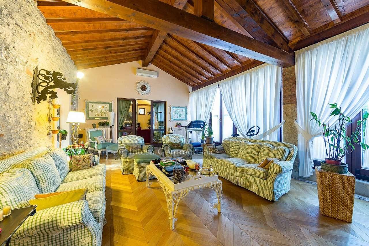 Salone