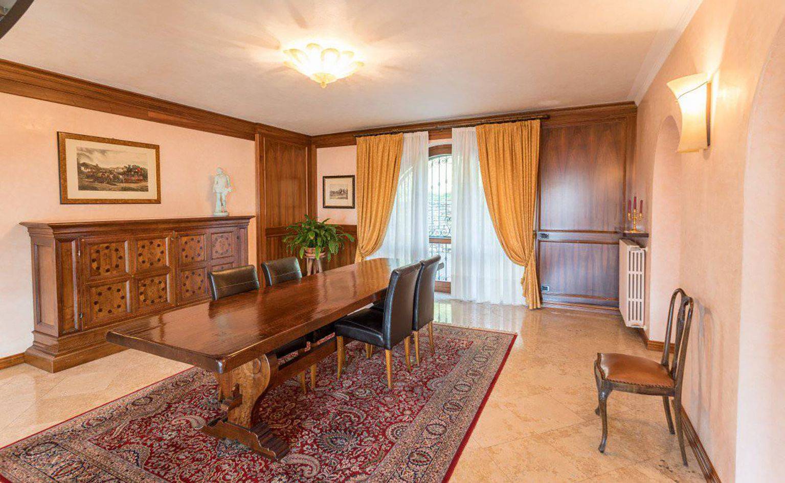 Salone