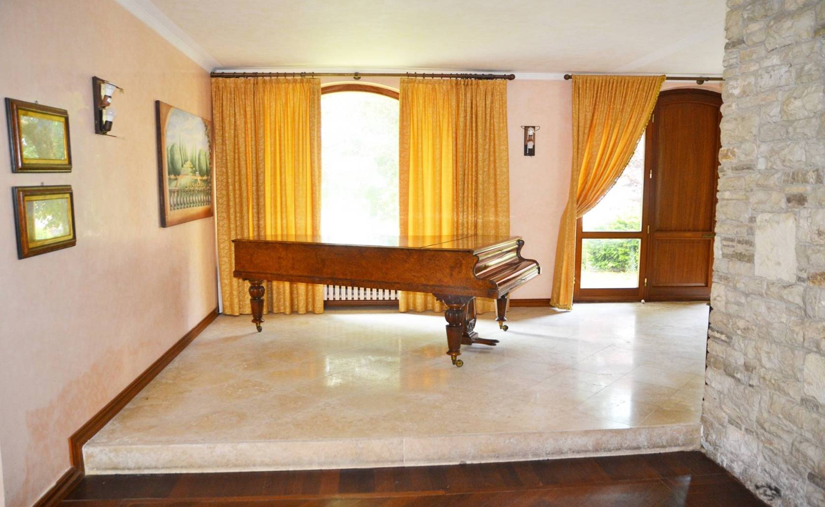 Salone