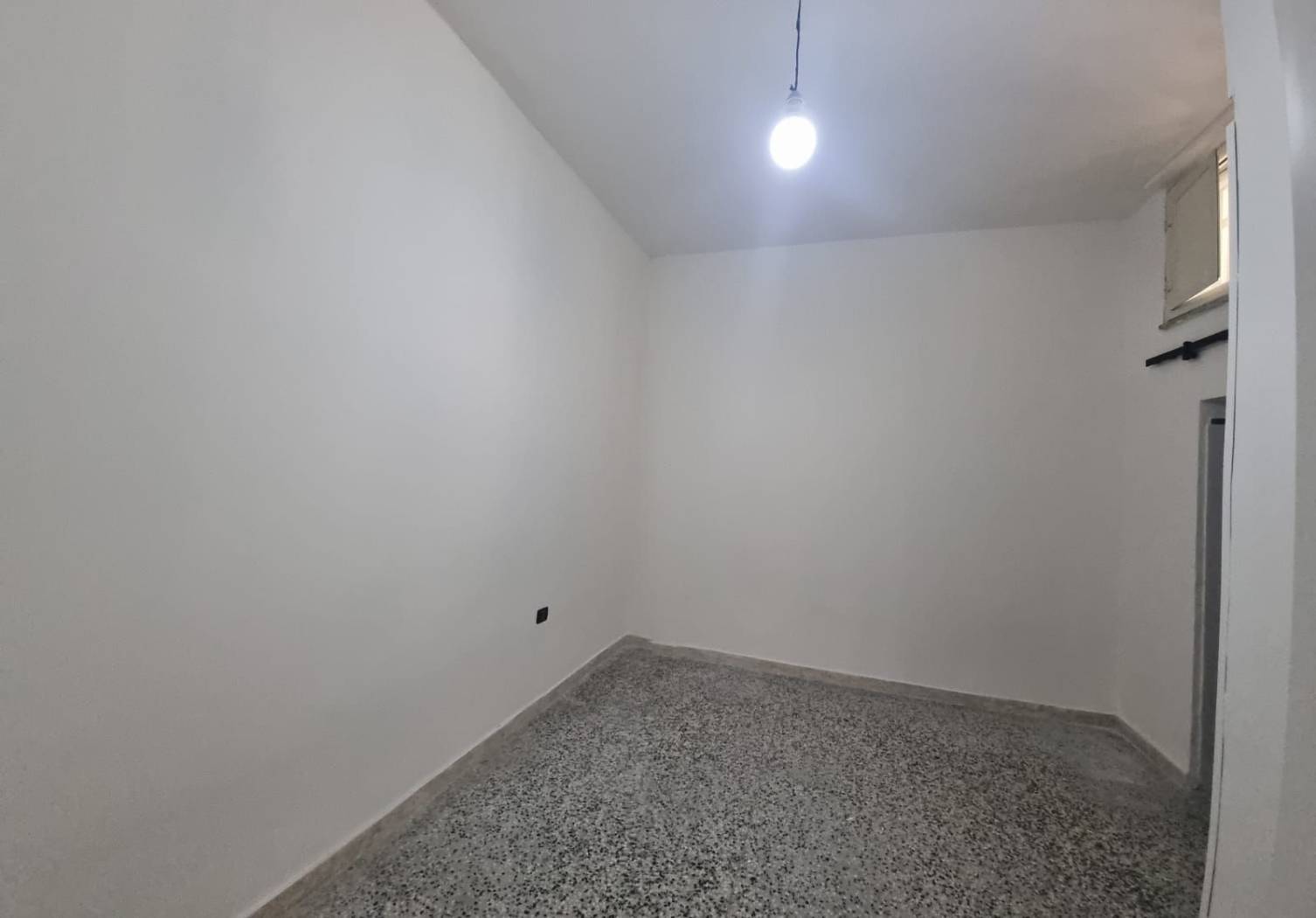 Stanza non arredata