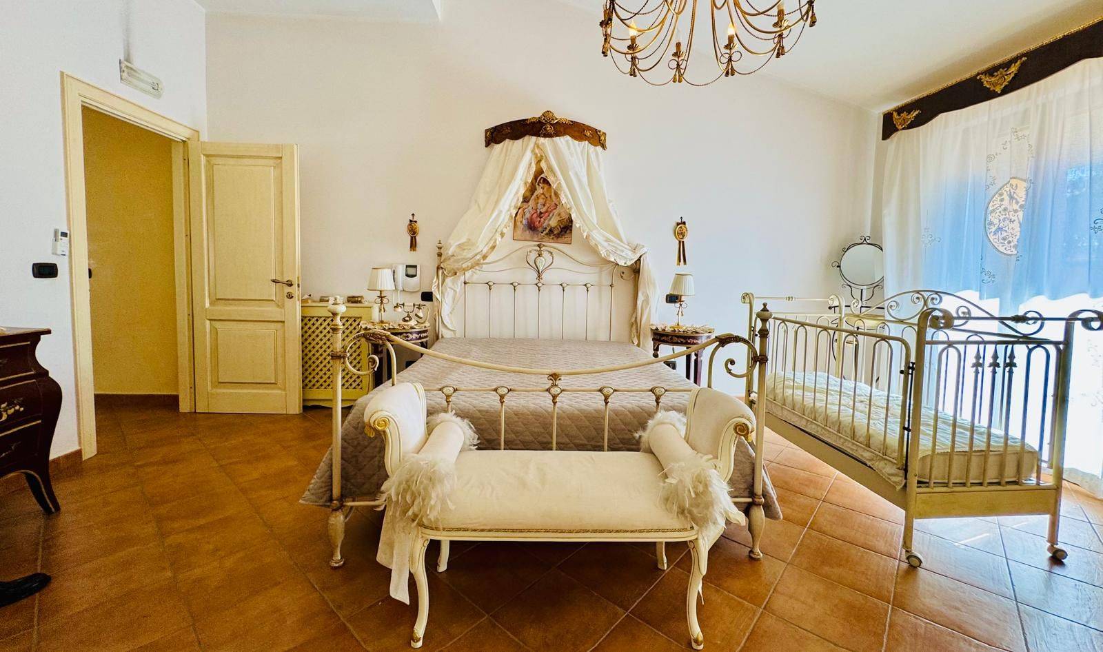 Salone