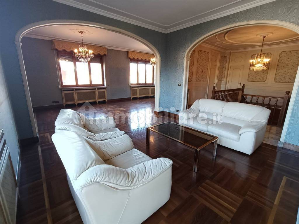 Salone