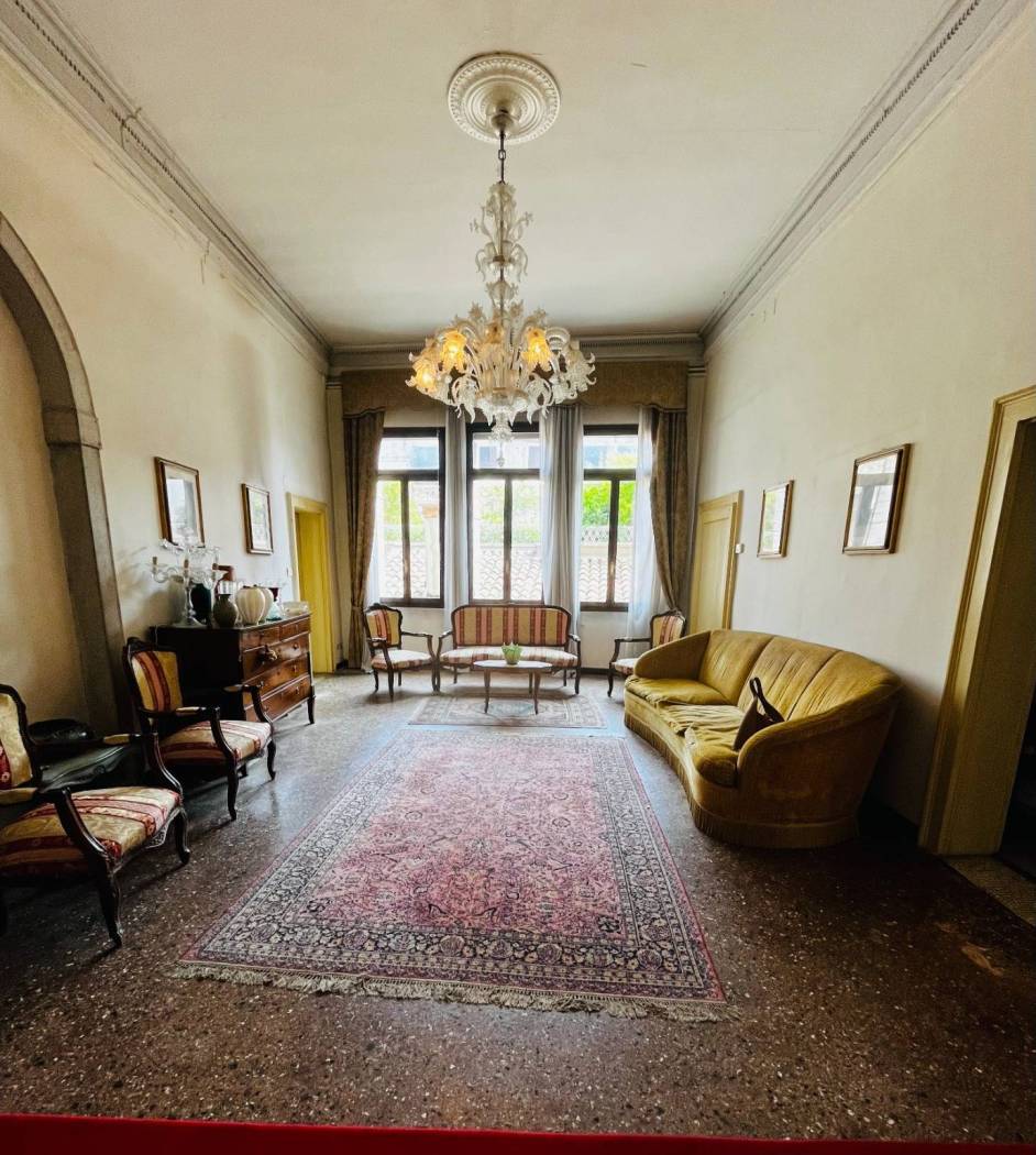 Salone