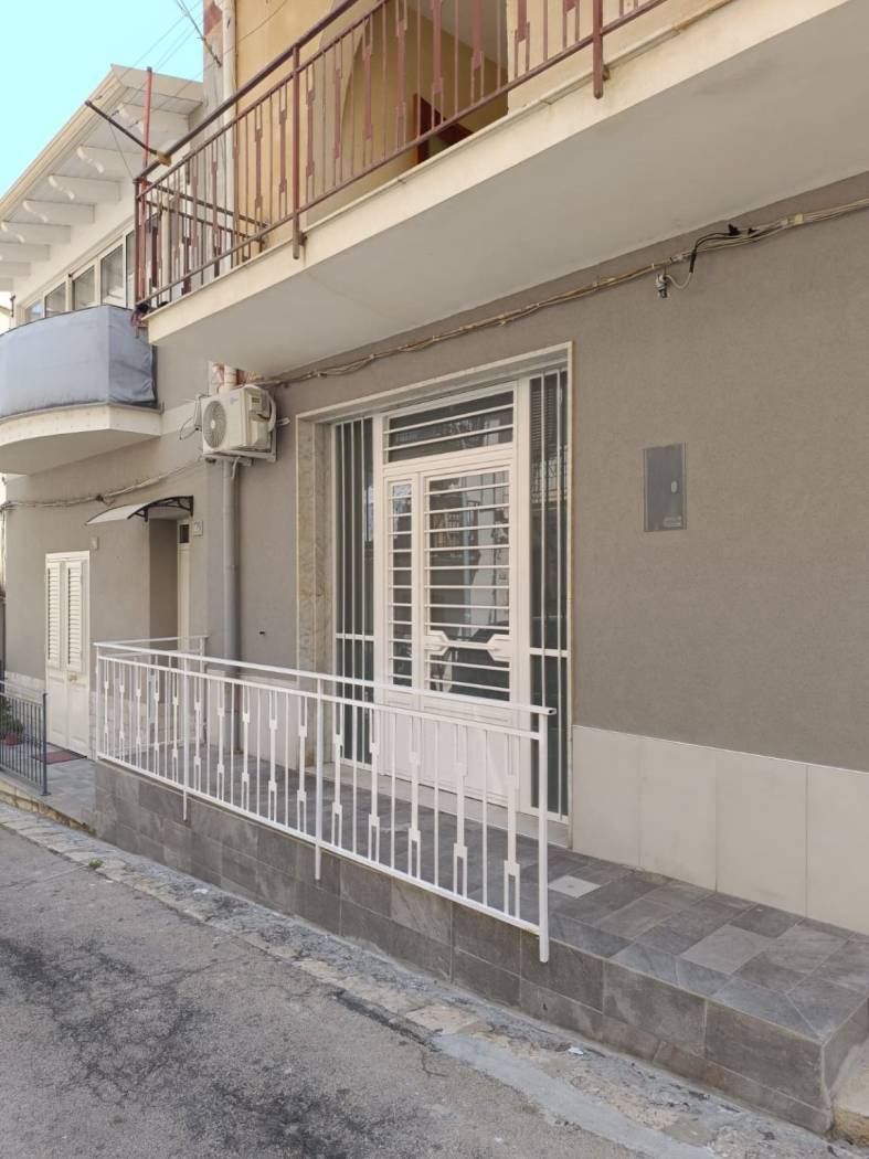 Immobiliare Spica propone in vendita un appartamento appena ristrutturato in via Papa Giovanni XXIII,20 piano terra. La posizione dell'immobile 