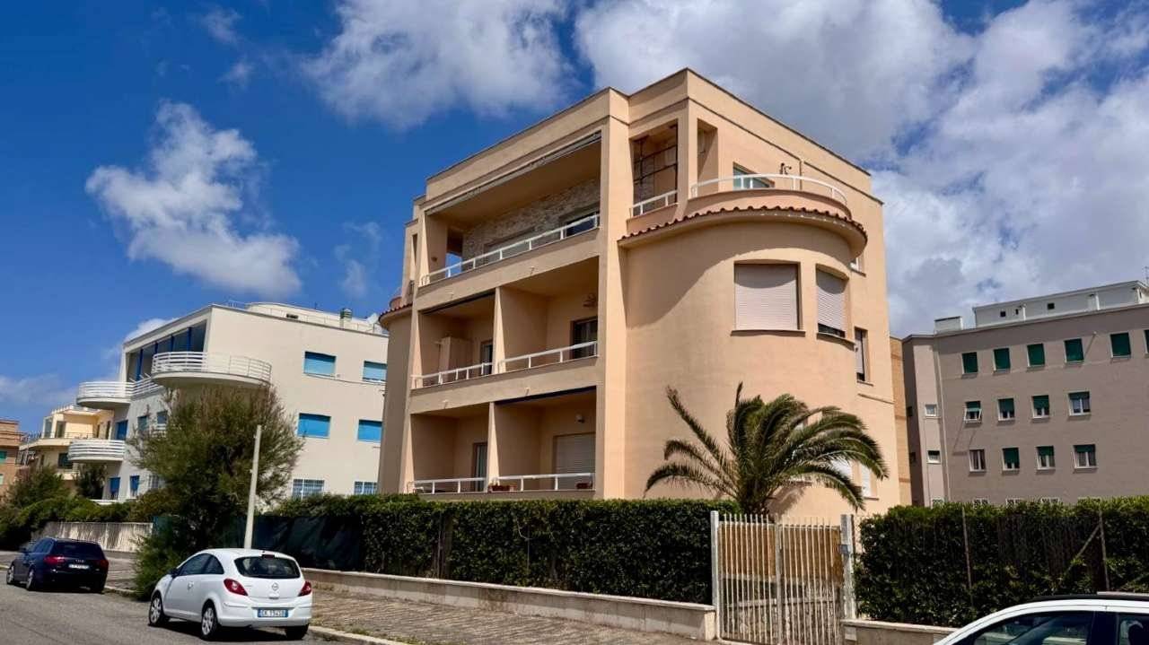 • 3 locali • 80 mq • 1 bagno • Immobile garantito DESCRIZIONE IMMOBILE: appartamento in Villino d'epoca del 1924 recentemente ristrutturato 