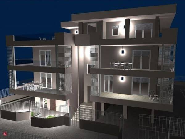 Sogni un appartamento tipo villa in una zona residenziale esclusiva? Sant'Arpino è il posto giusto per te! Offriamo due appartamenti di nuova 
