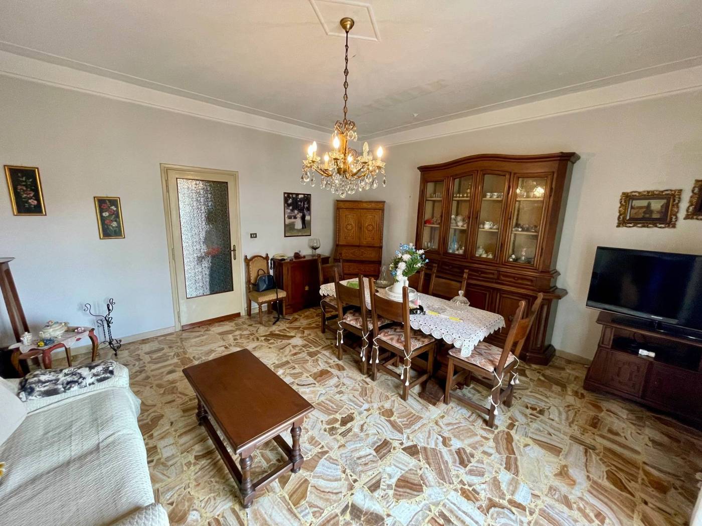 Salone