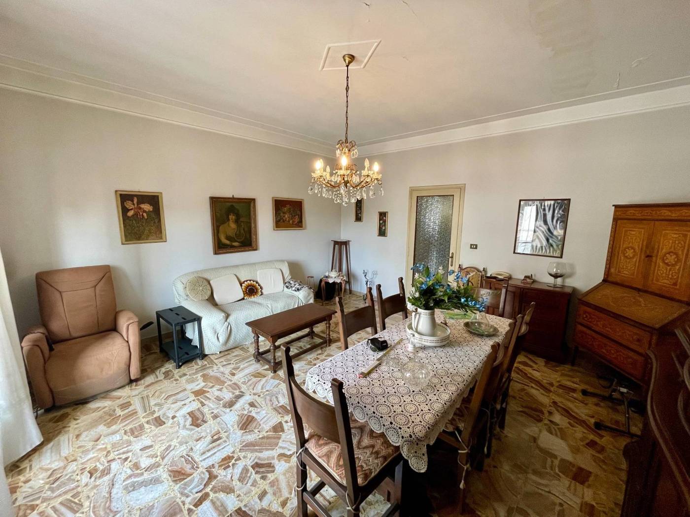 Salone