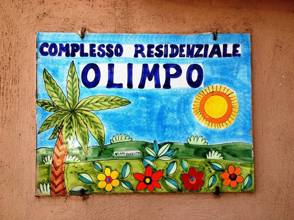 Altro Altro
