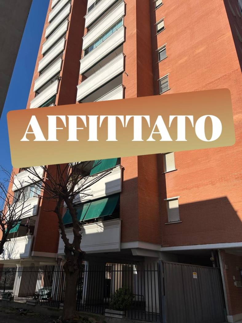 AFFITTATO AFFITTATO AFFITTATO LAURENTINA ADIAC. MAXIMO E PIU' PRECISAMENTE IN UN CONDOMINIO CON PORTIERE IN VIA PAOLO BUZZI LA BL CASE SRL PROPONE LA 