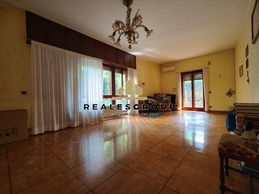 Salone