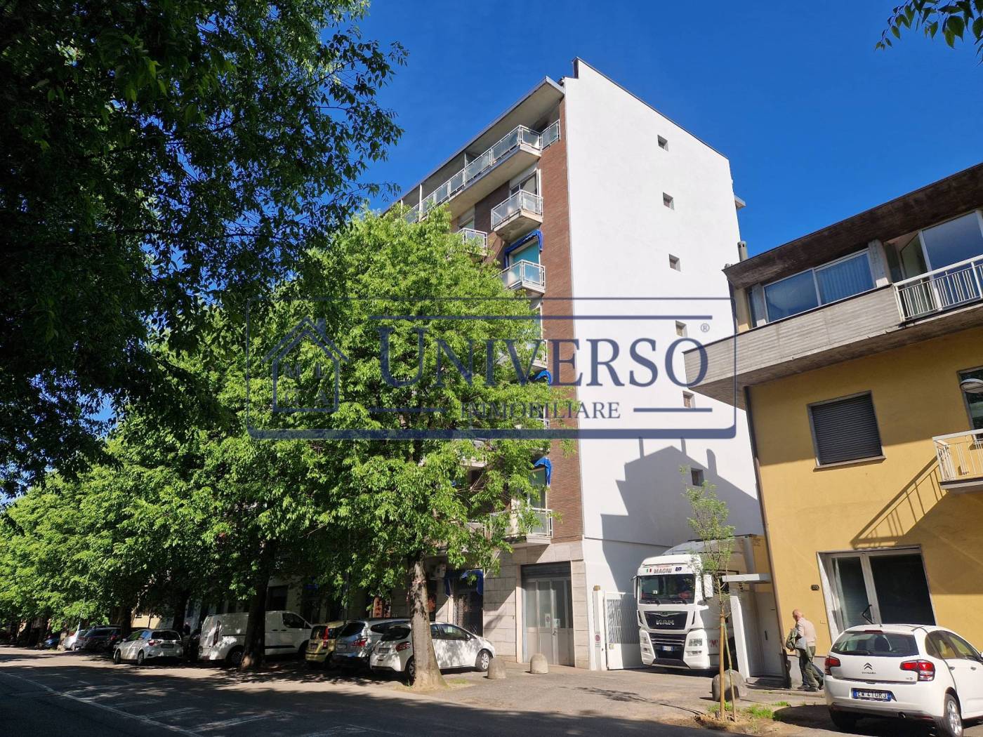 VOGHERA: Sei alla ricerca di un ampio trilocale in posizione centrale e comoda per tutti I servizi di prima necessità? In Via Giuseppe Verdi, in 