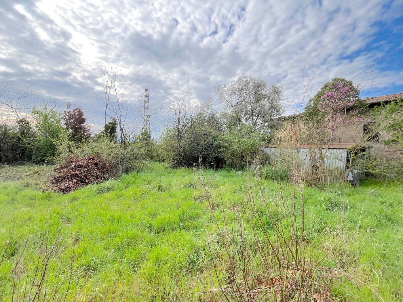 VE9AMCAR - GINESTRA F.NA - PALAZZINA MQ 410 C/A - INVESTIMENTO Eu. 395.000,00 Ubicato nella zona centrale di piccolo agglomerato cittadino in