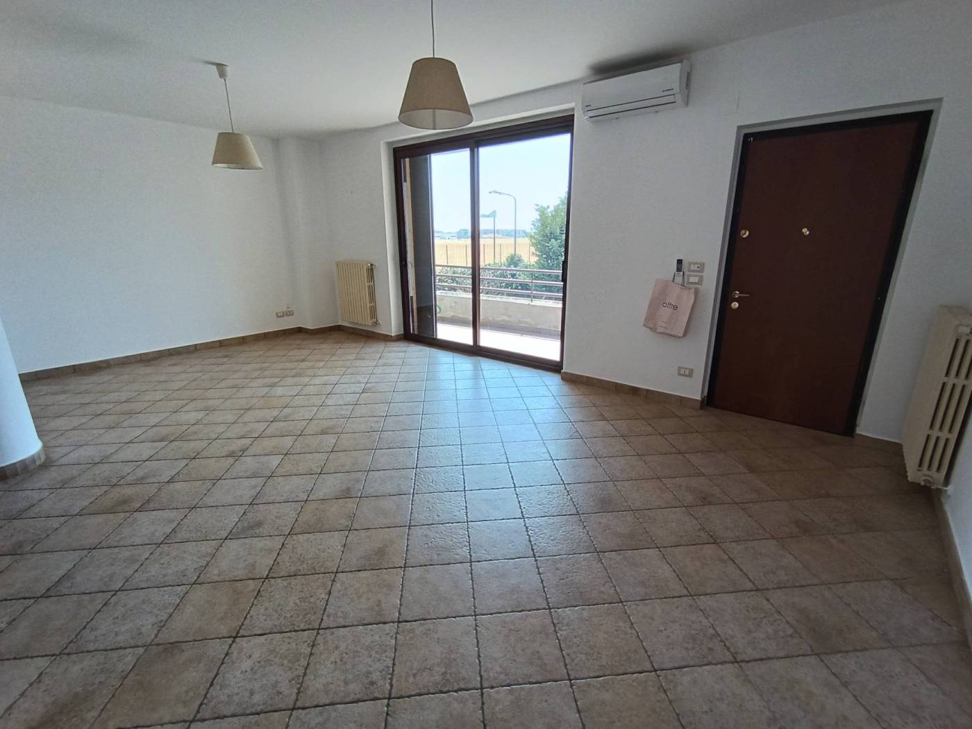 In Via Camporeale, pochi passi dalla Nuova Provincia, in residence esclusivo, denominato Federico II, proponiamo meravigliosa villetta in ottimo 