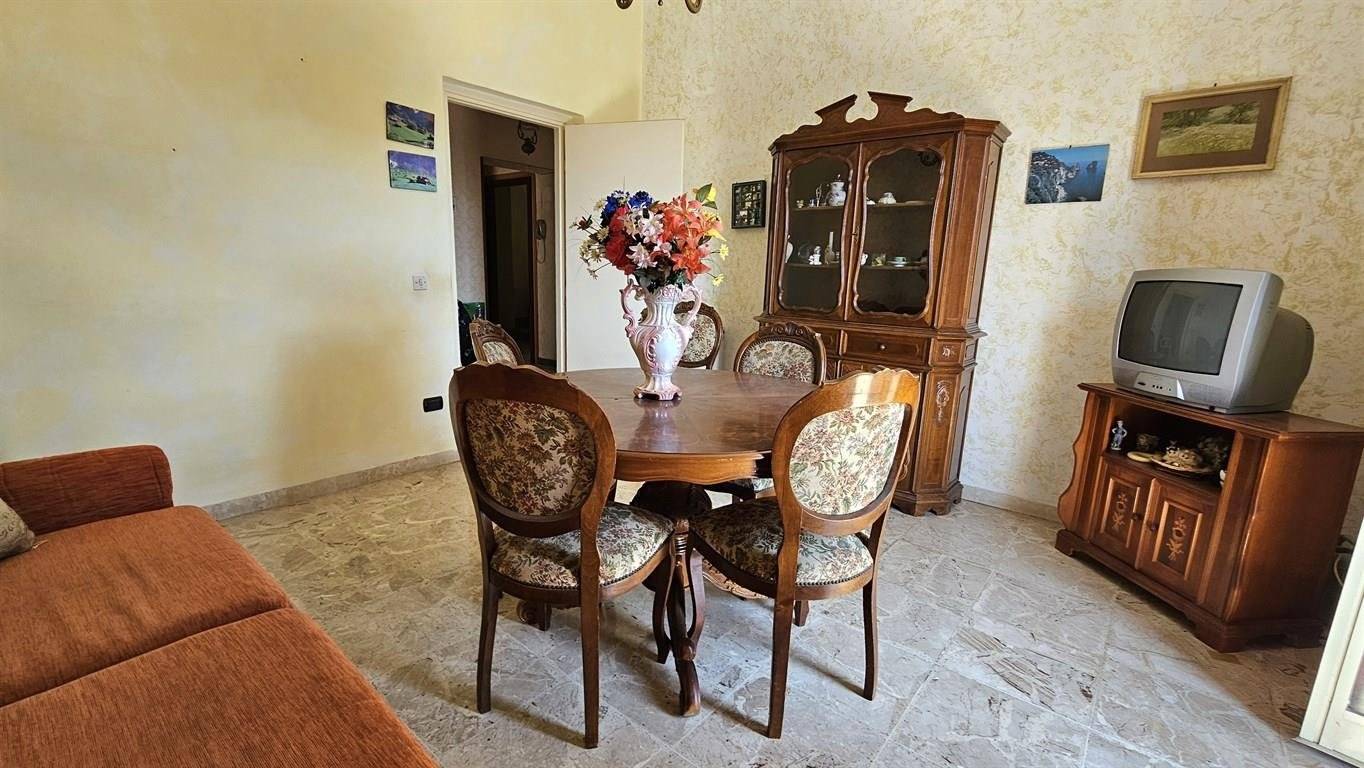 FONTE NUOVA - Loc. Tor Lupara - Proponiamo in vendita ampio bilocale di 65 mq, sito a piano 1° di una palazzina in cortina e vicino a tutti i servizi 