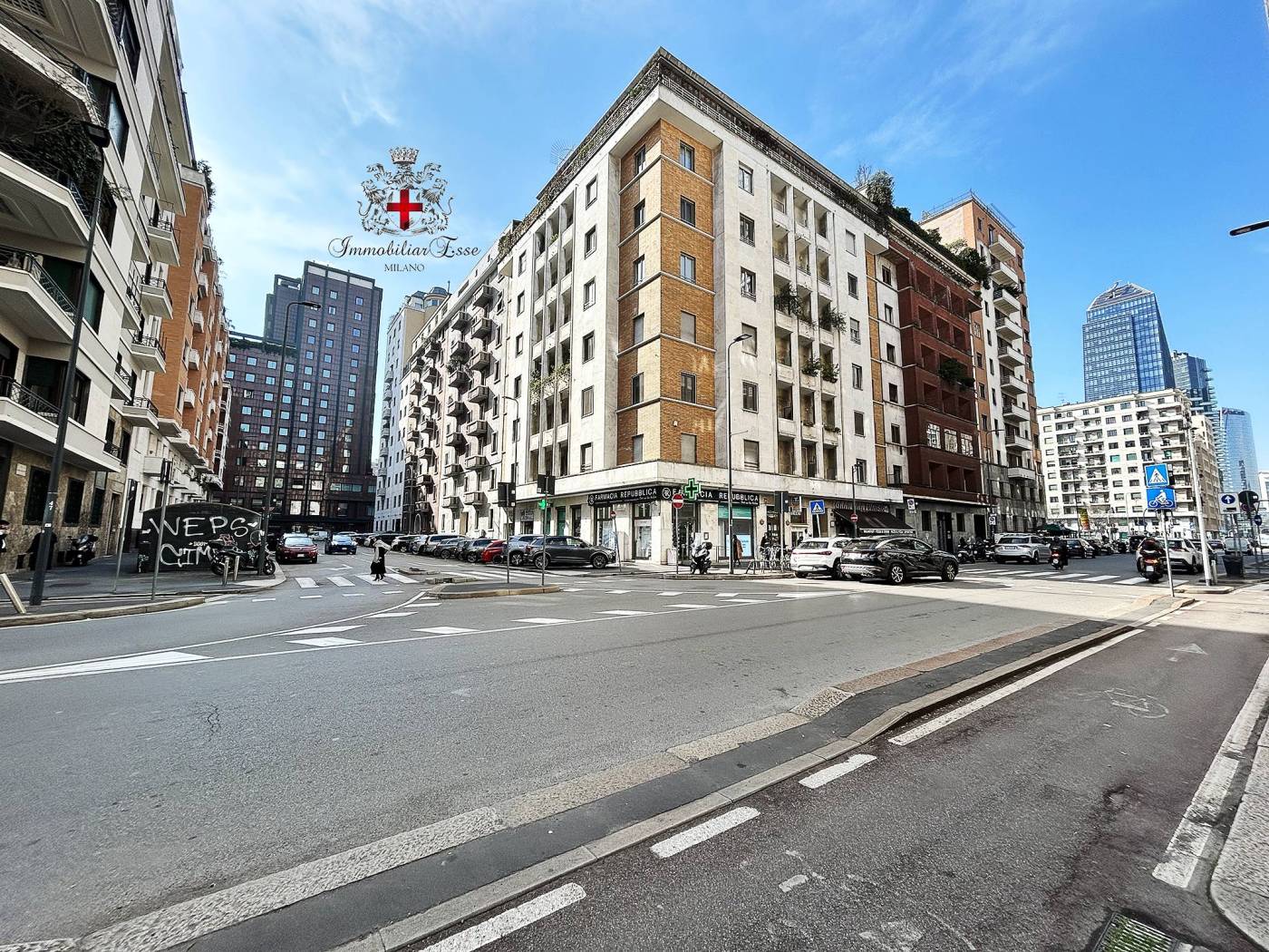 MM: Repubblica- - Via Franchetti a 200 mt da piazza della Repubblica - immobiliare Bertelli propone in stabile signorile al quarto piano con 