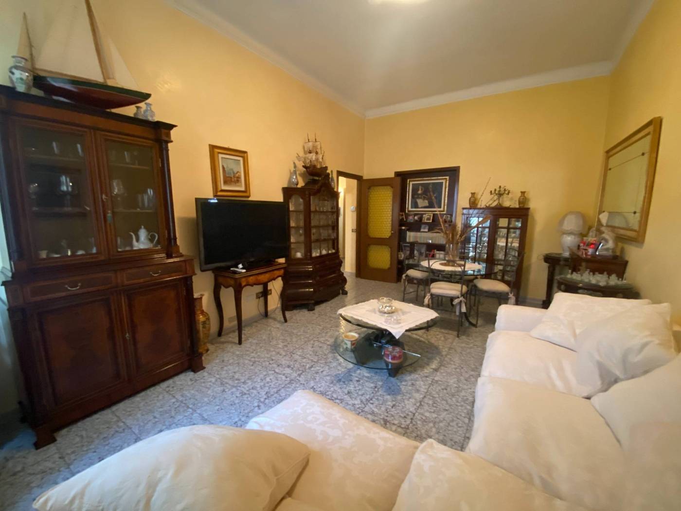 Salone