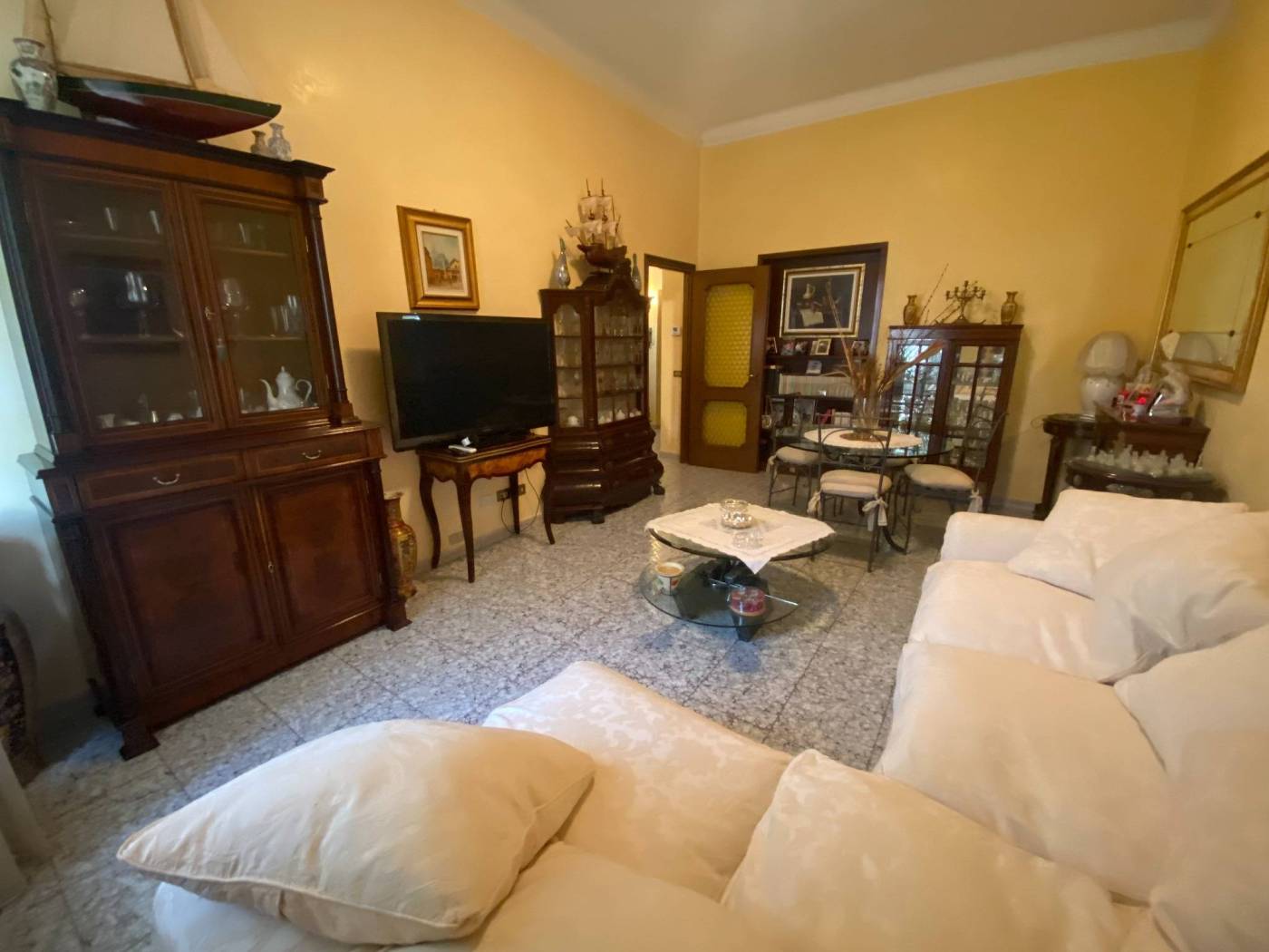 Salone