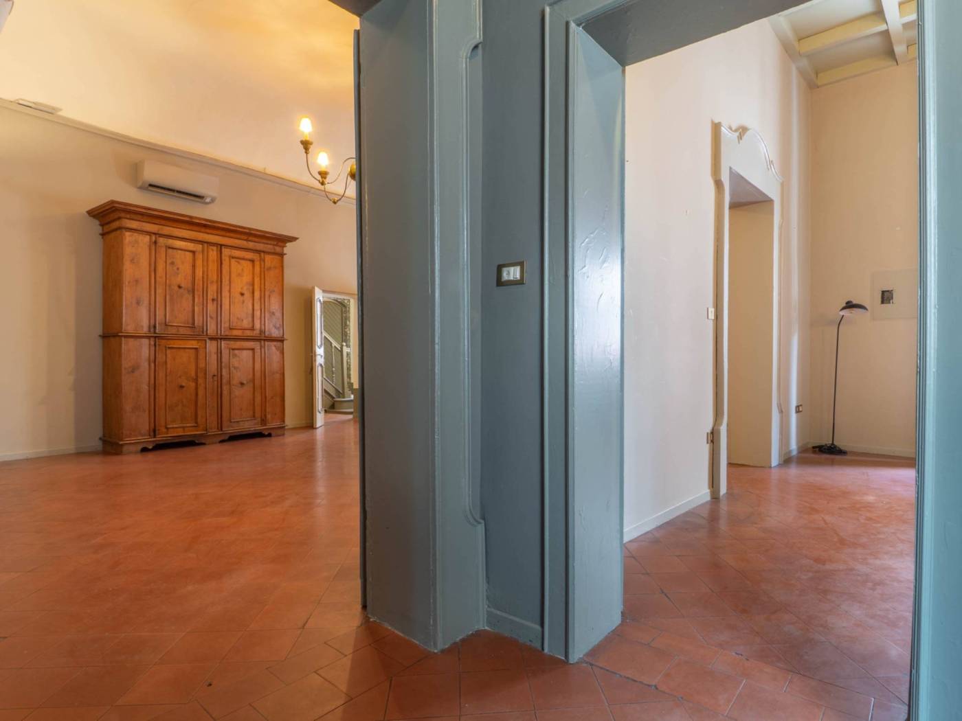 Disimpegno Disimpegno