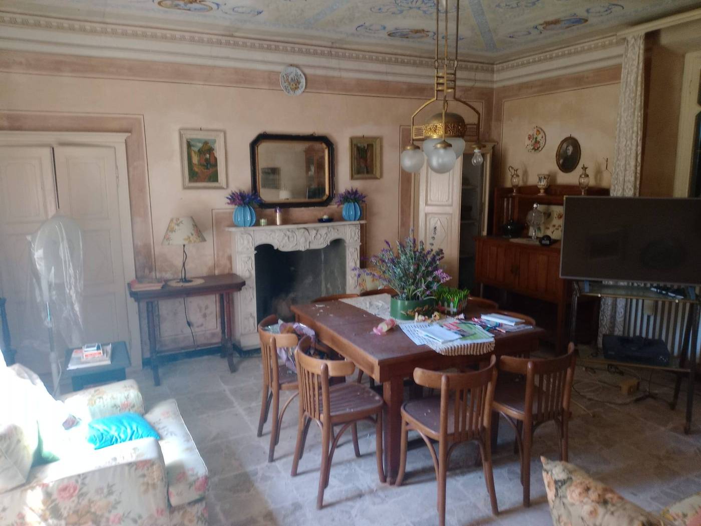 Salone