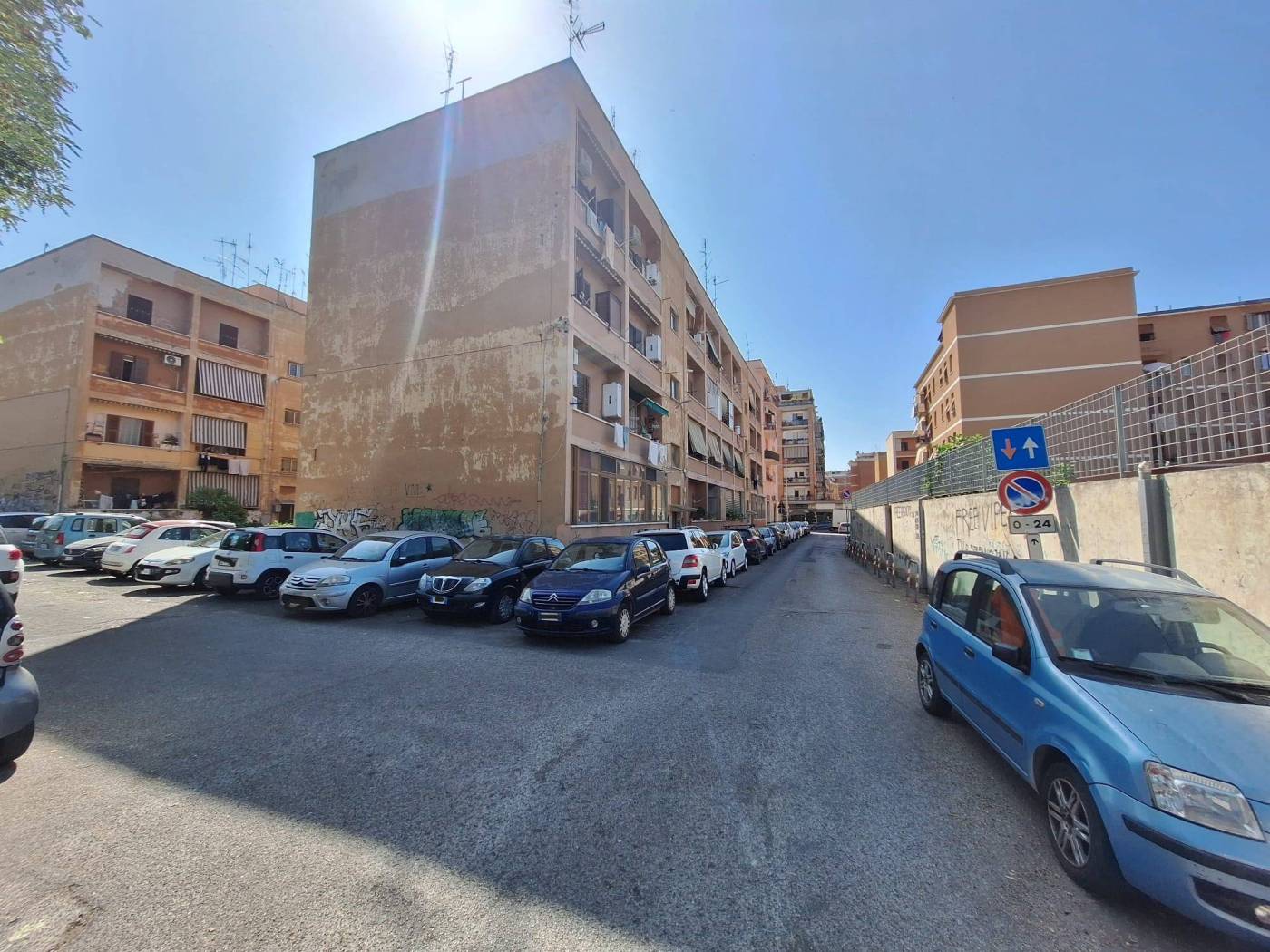 L'Agenzia Immobiliare Tecnoedil, In posizione strategica, nelle immediate vicinanze del mercato cittadino e comodo a tutti i principali servizi, 