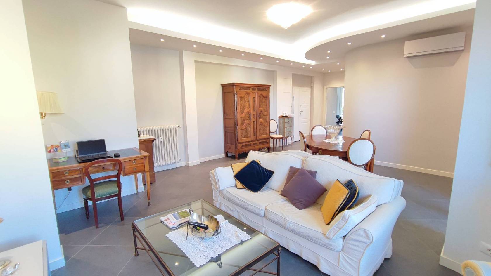 Salone