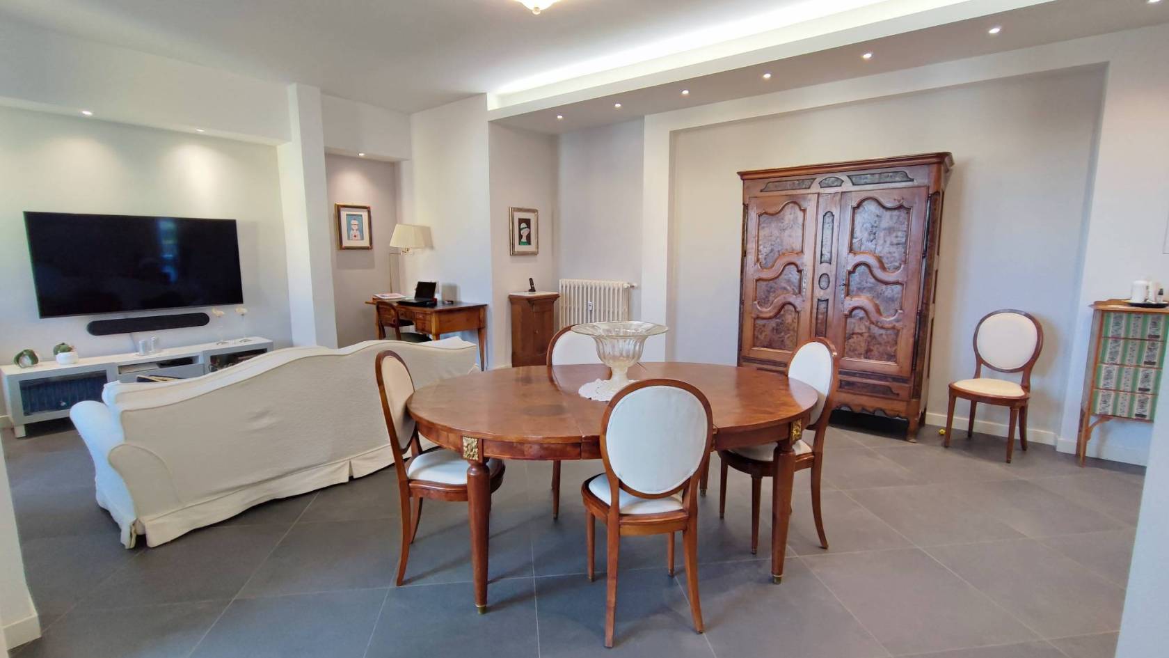Salone