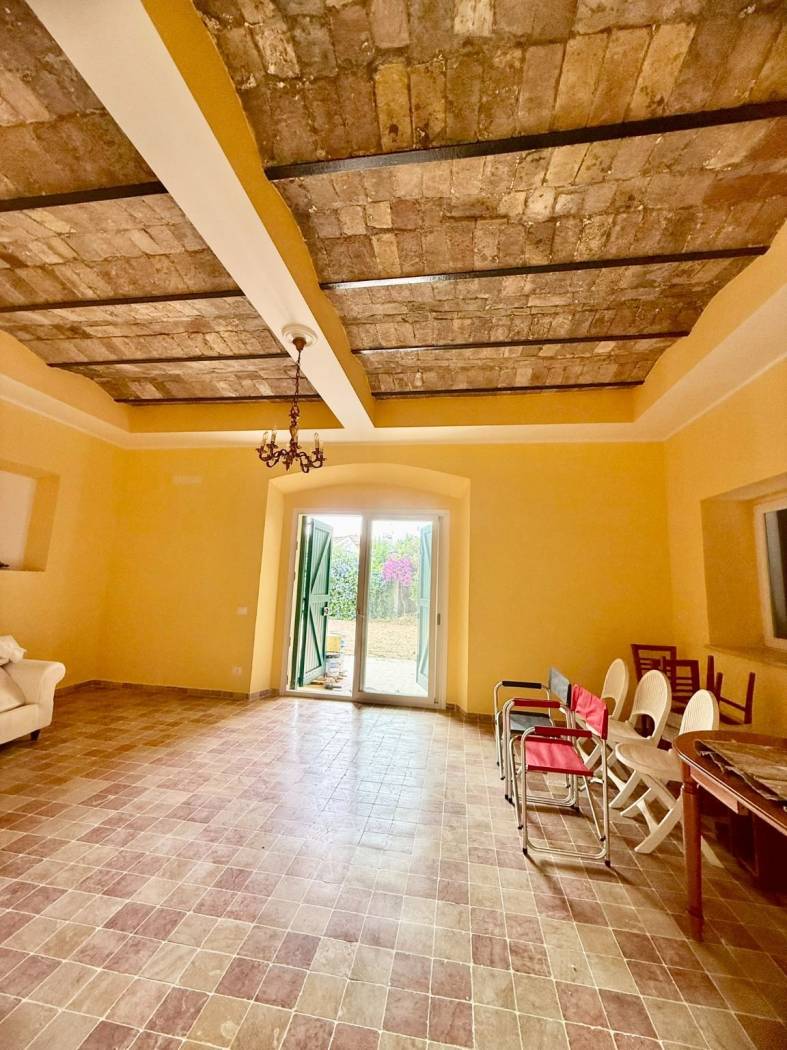 Salone
