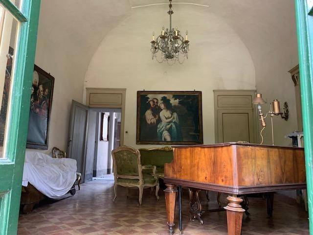 Salone