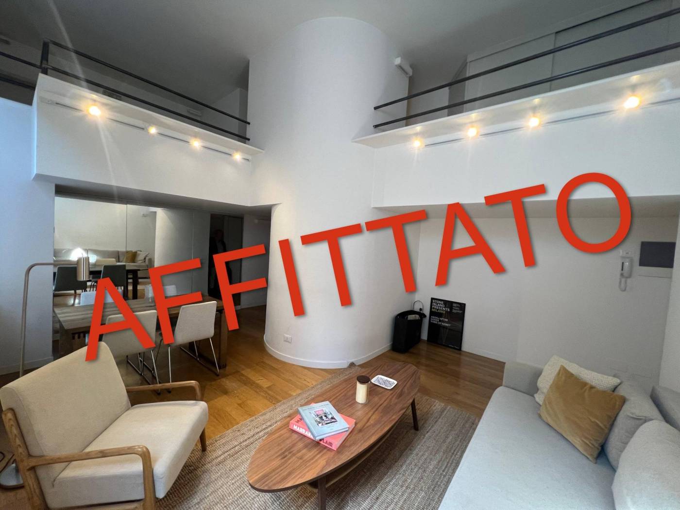 AFFITTATO - In prestigioso edificio, adiacente alla Pinacoteca di Brera, in via Fiori Oscuri, proponiamo in locazione un appartamento di 60 mq 