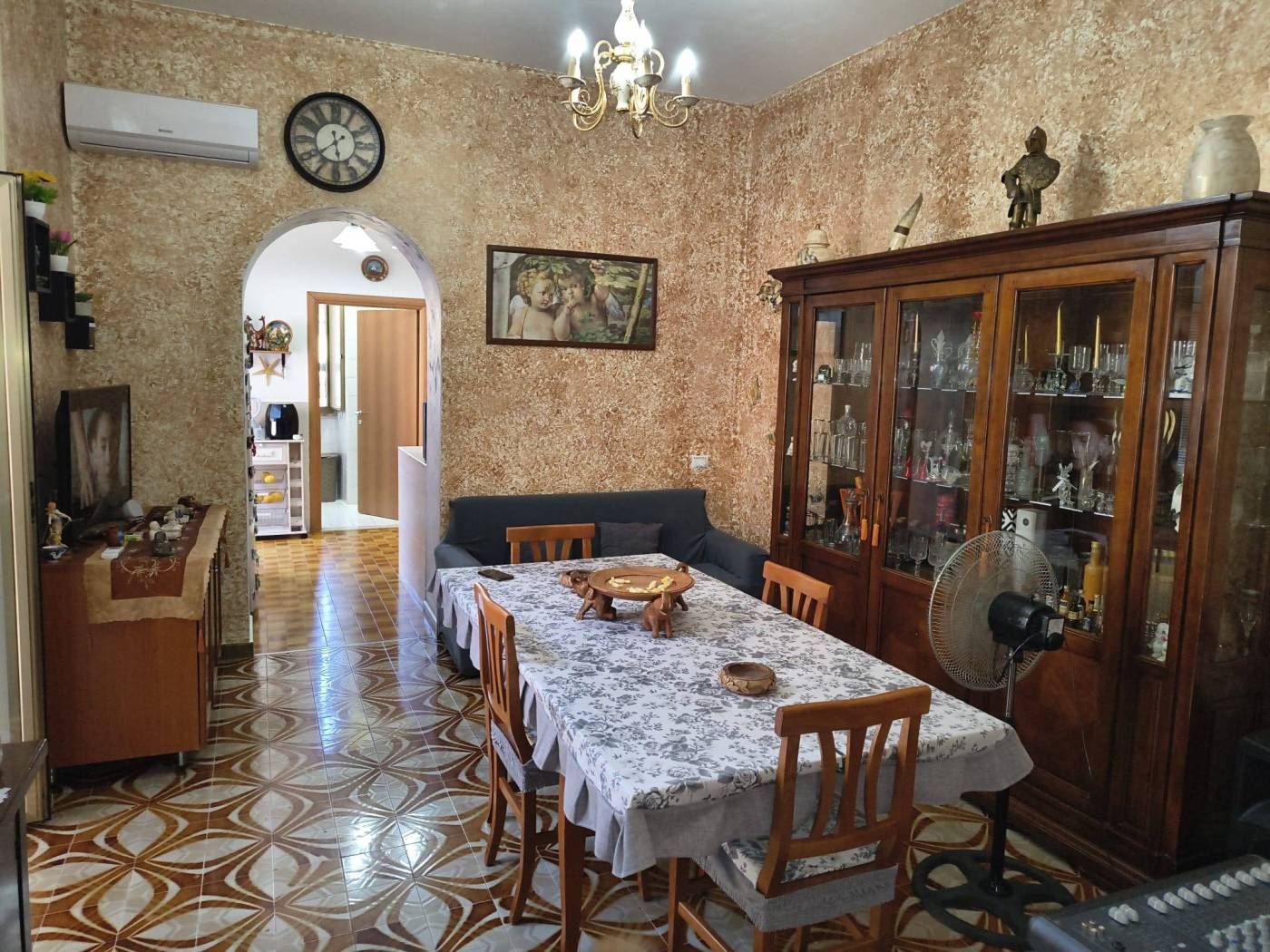 Salone